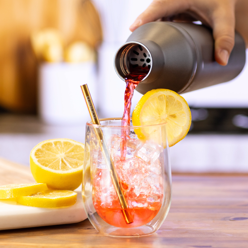 cocktail-shaker-lid-j4 Cocktail_Shaker_lifestyle_1_0f873eef-26b9-477a-b301-4dde25c00201.png