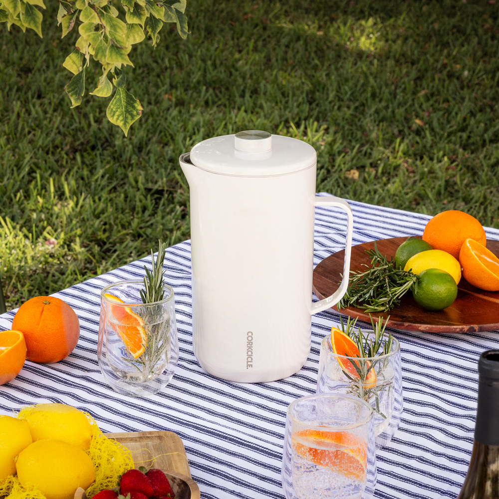 pitcher-b1 OatmilkPitcher_Lifestyle.png